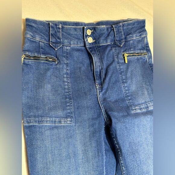 We The Free Women’s Flares Jeans CUT off - Picture 3 of 7